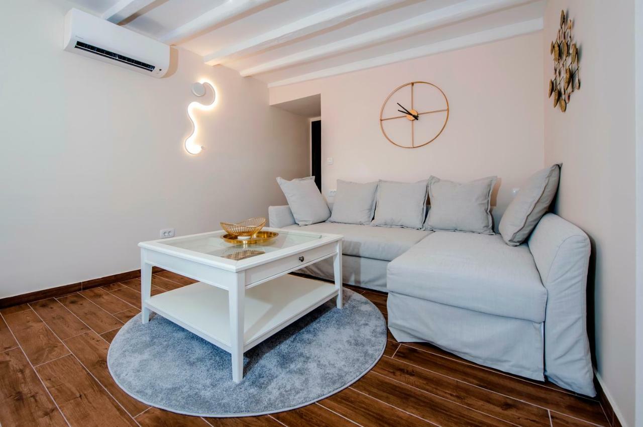 Villa Nea Seaview 3-Apartments! Rovinj Exterior photo