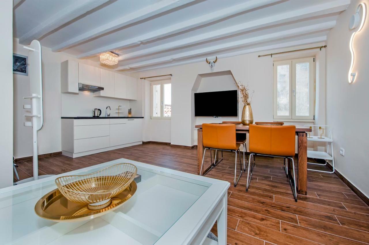 Villa Nea Seaview 3-Apartments! Rovinj Exterior photo
