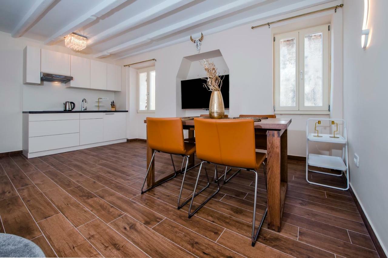 Villa Nea Seaview 3-Apartments! Rovinj Exterior photo