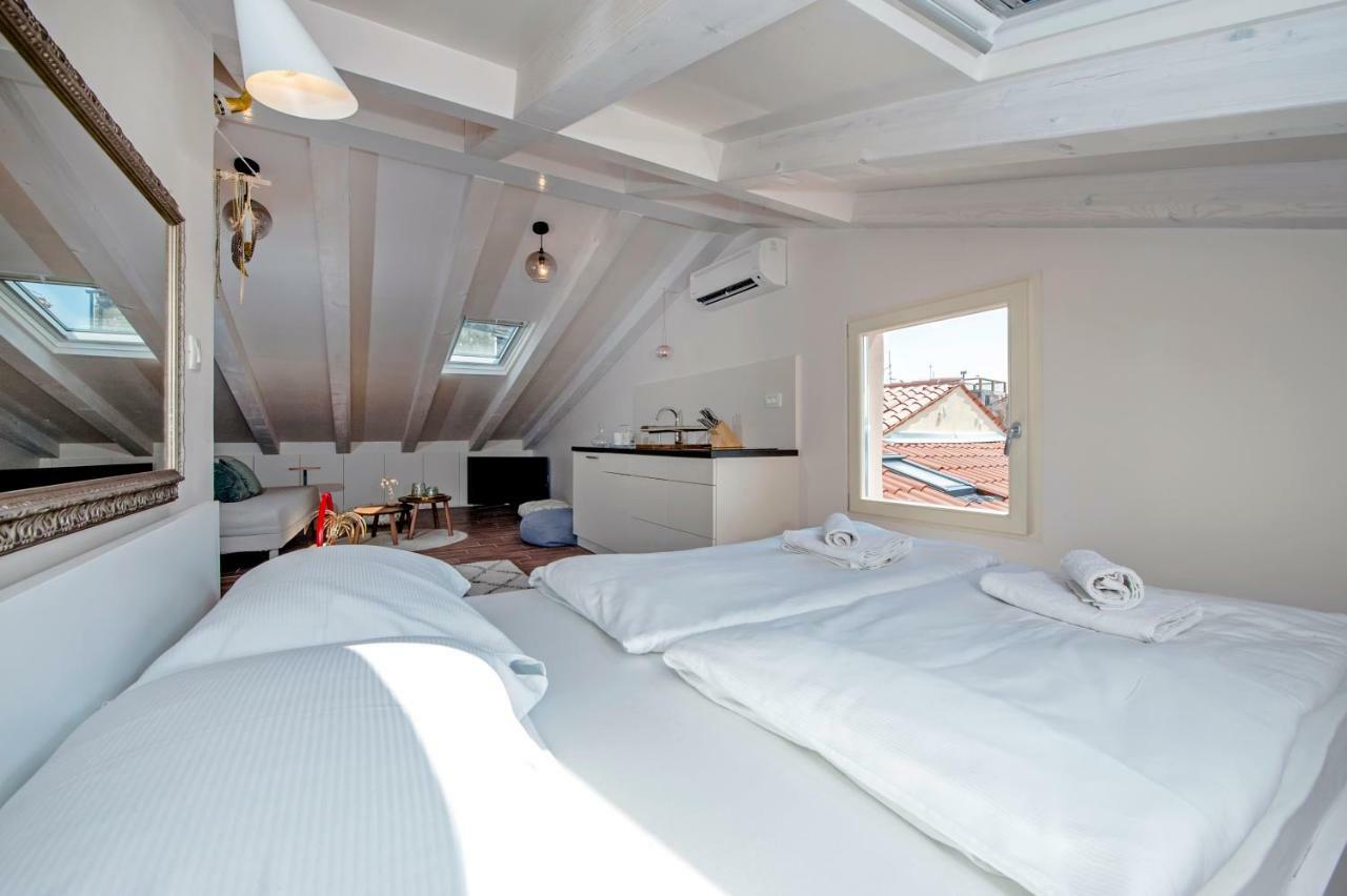 Villa Nea Seaview 3-Apartments! Rovinj Exterior photo