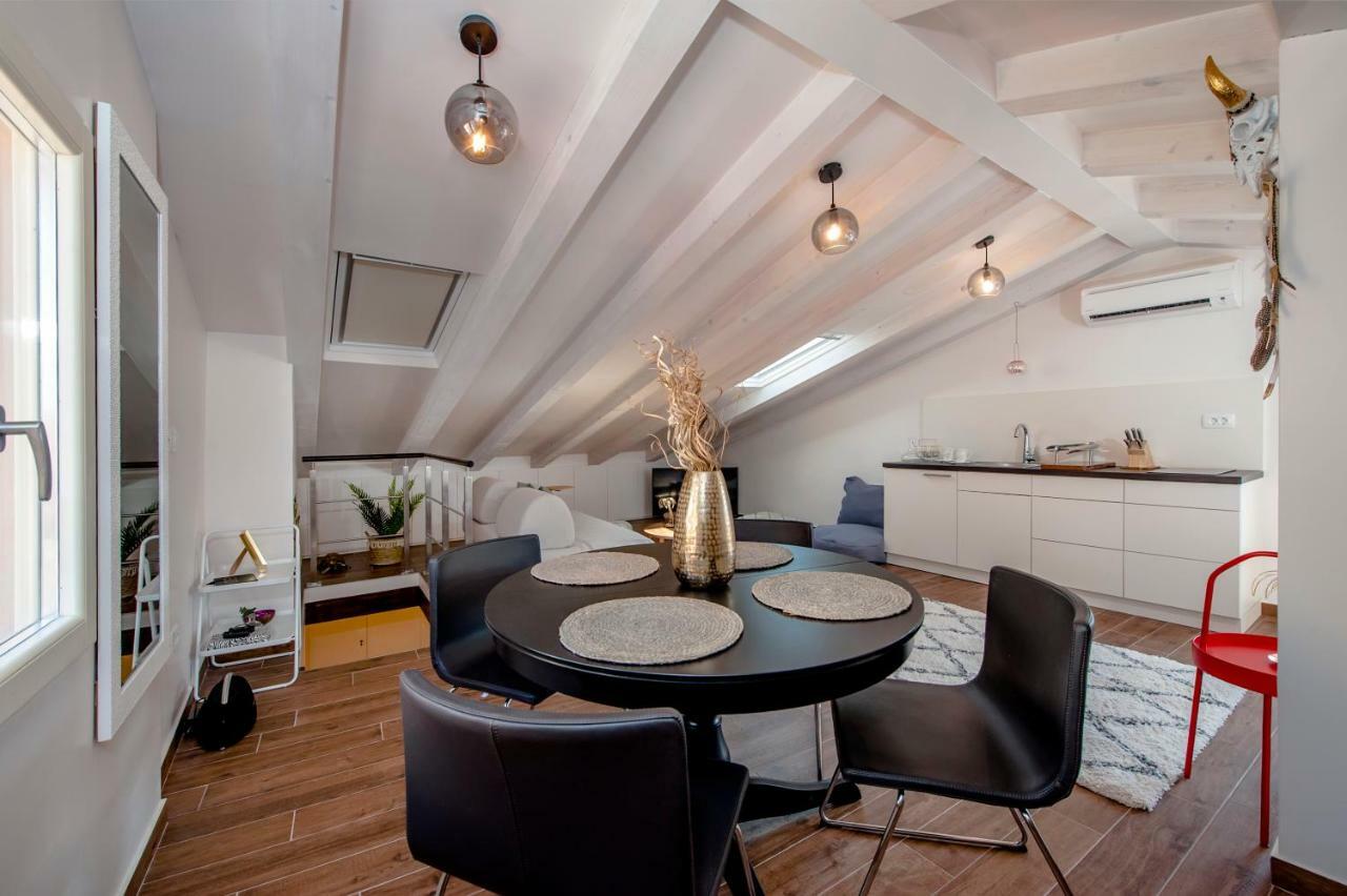 Villa Nea Seaview 3-Apartments! Rovinj Exterior photo